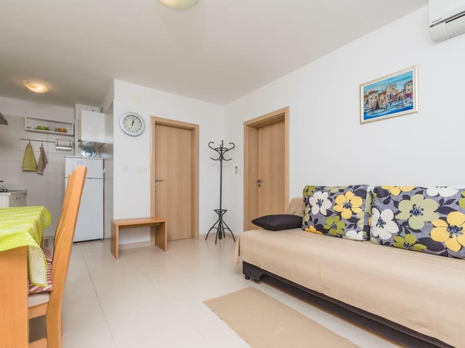 Apartment F-1 Klimno Eksteriør billede